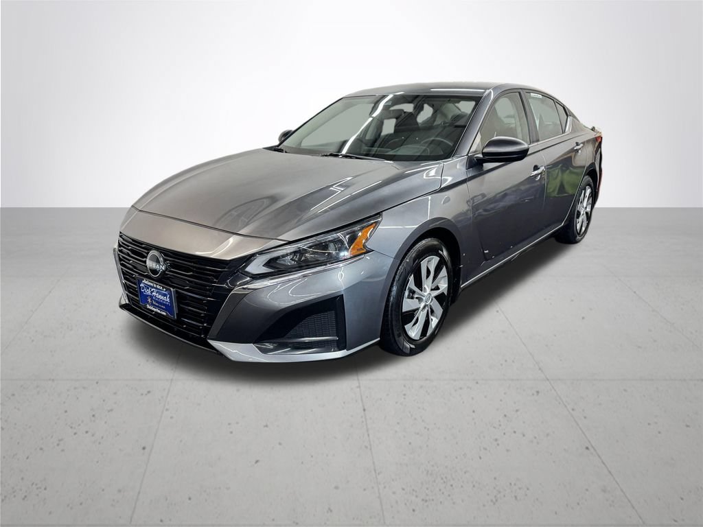 Used 2024 Nissan Altima 2.5 S FWD image 2