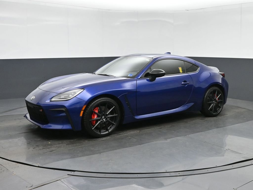 Used 2025 Toyota GR86 w/ Performance Package image 3