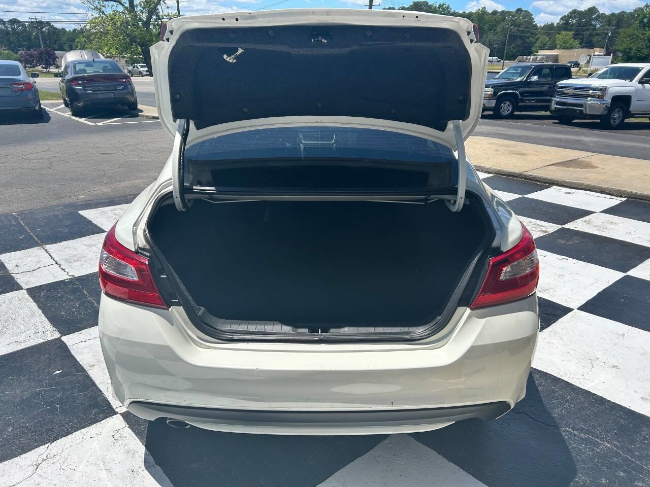 Used 2017 Nissan Altima 2.5 S w/ Power Driver Seat Package FWD image 8