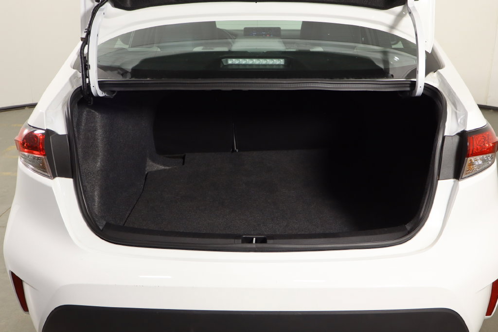 Used 2026 Toyota Corolla LE FWD image 17
