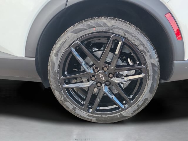 New 2026 Chevrolet Equinox EV LT w/ LPO, Blackout Package FWD image 12