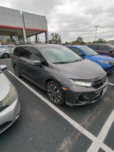 Used 2025 Honda Odyssey Elite image 4