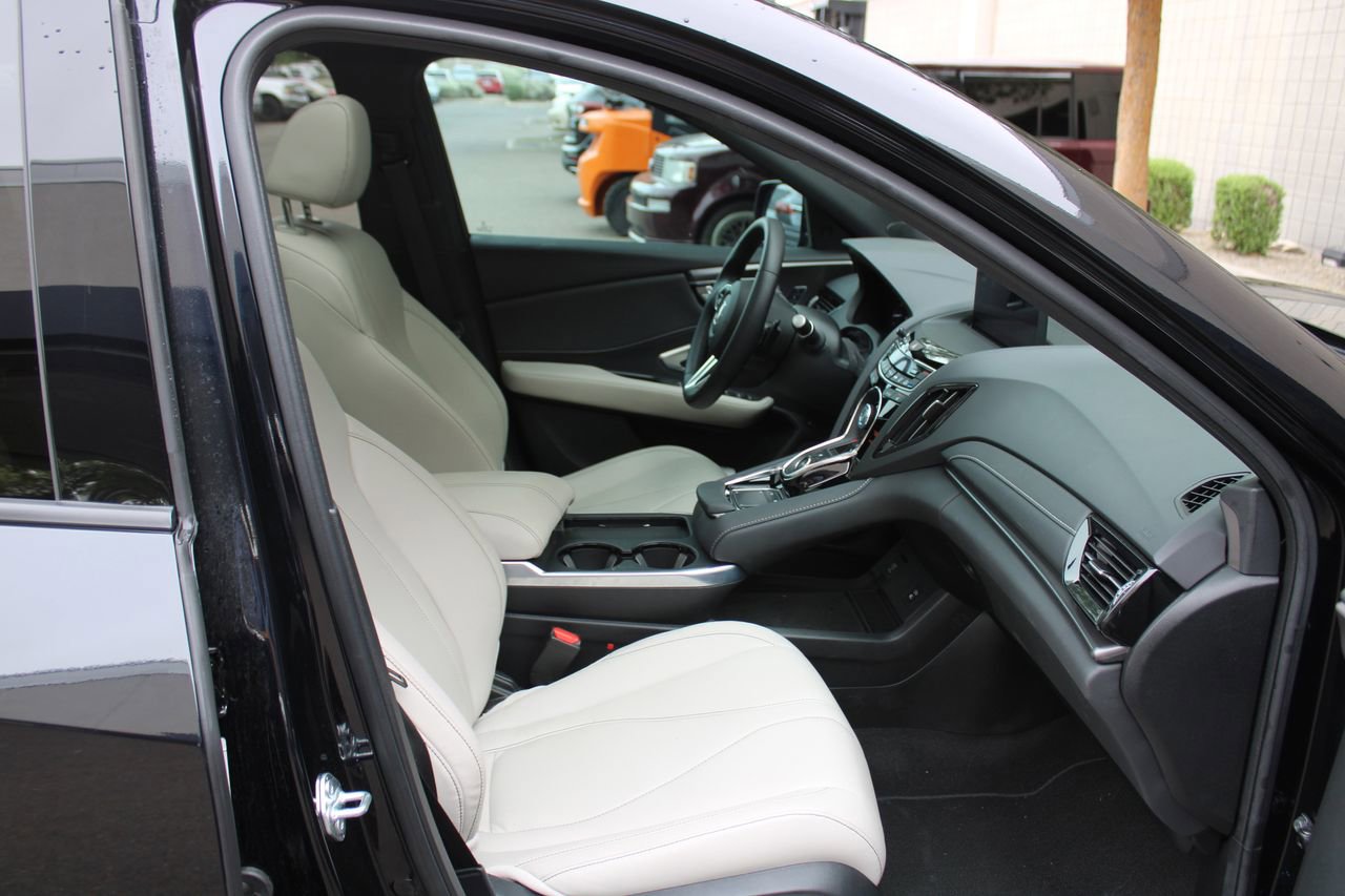 Used 2025 Acura RDX SH-AWD image 13