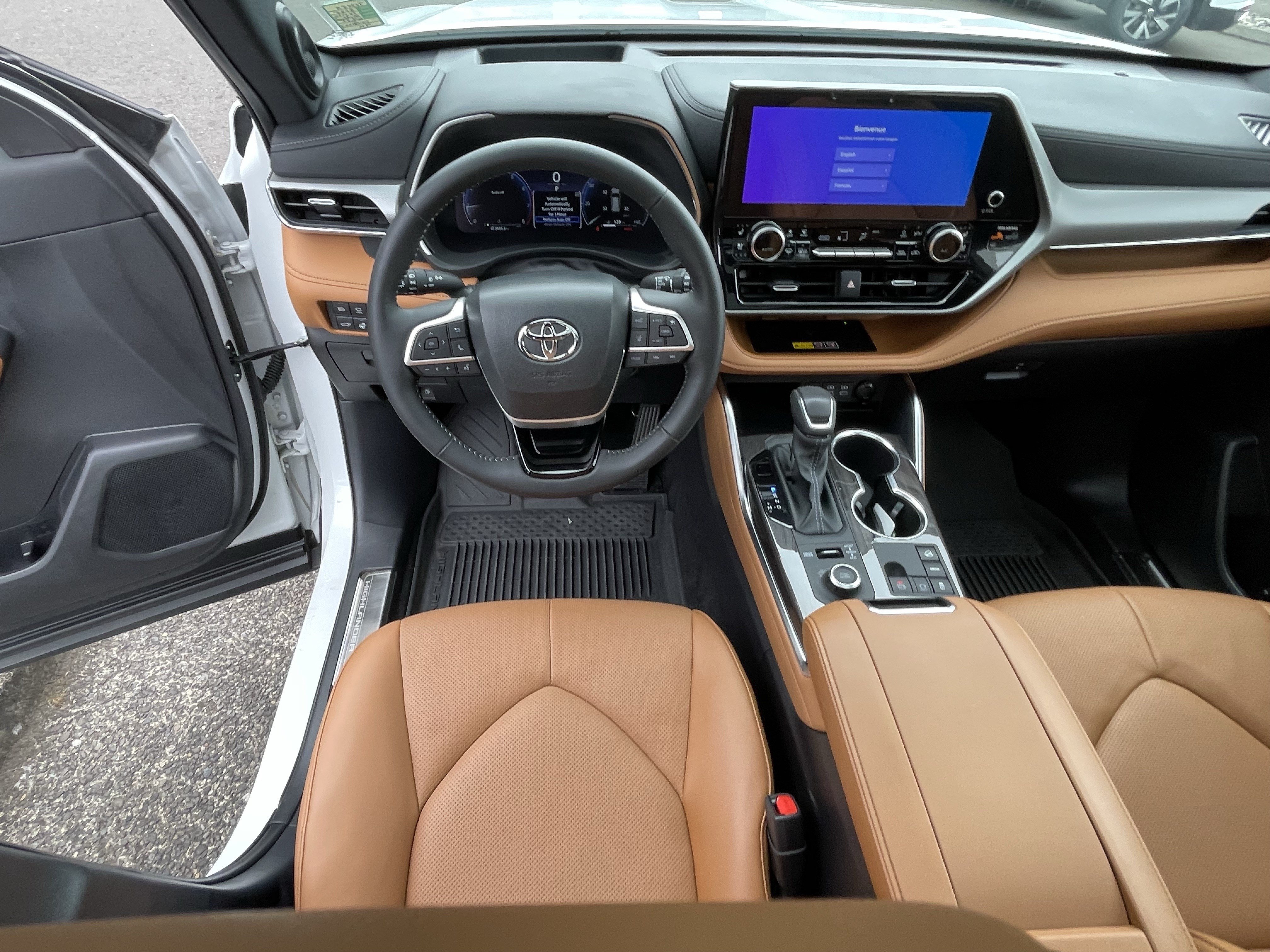 Certified 2025 Toyota Highlander Platinum AWD/4WD image 12