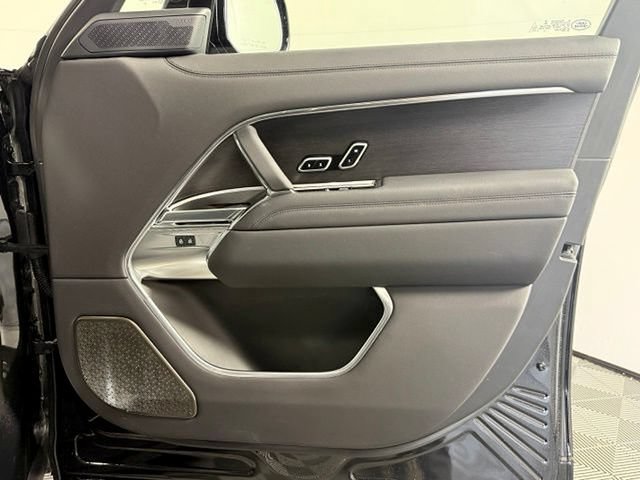 Used 2023 Land Rover Range Rover First Edition AWD/4WD image 20