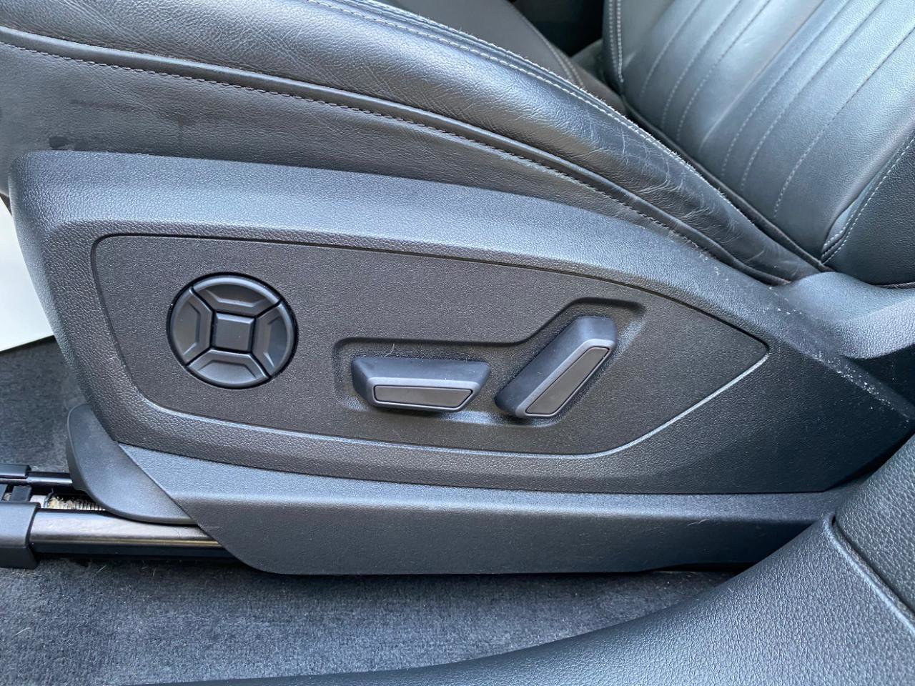 Used 2021 Audi e-tron Premium w/ Convenience Plus Package AWD/4WD image 22