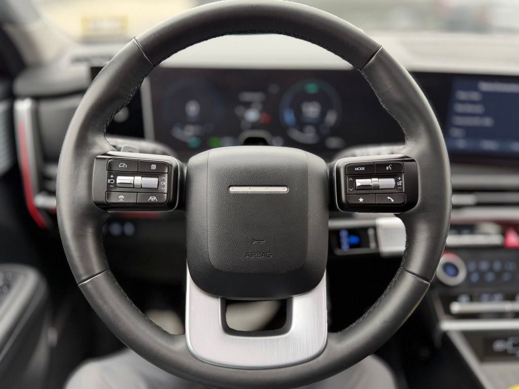 Used 2025 Hyundai Santa Fe Limited image 15