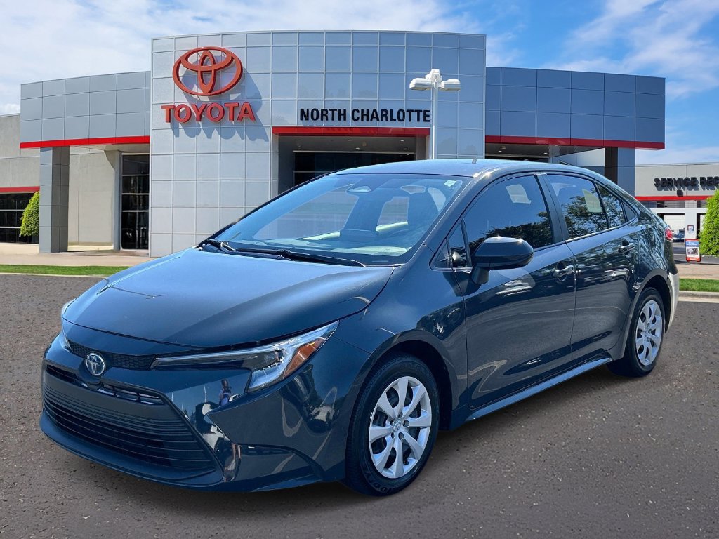 Used 2023 Toyota Corolla LE FWD image 5