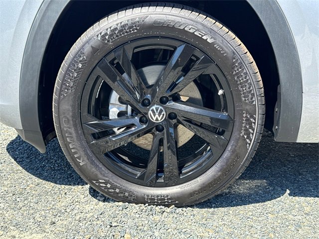 New 2026 Volkswagen Atlas Cross Sport SEL R-Line image 10