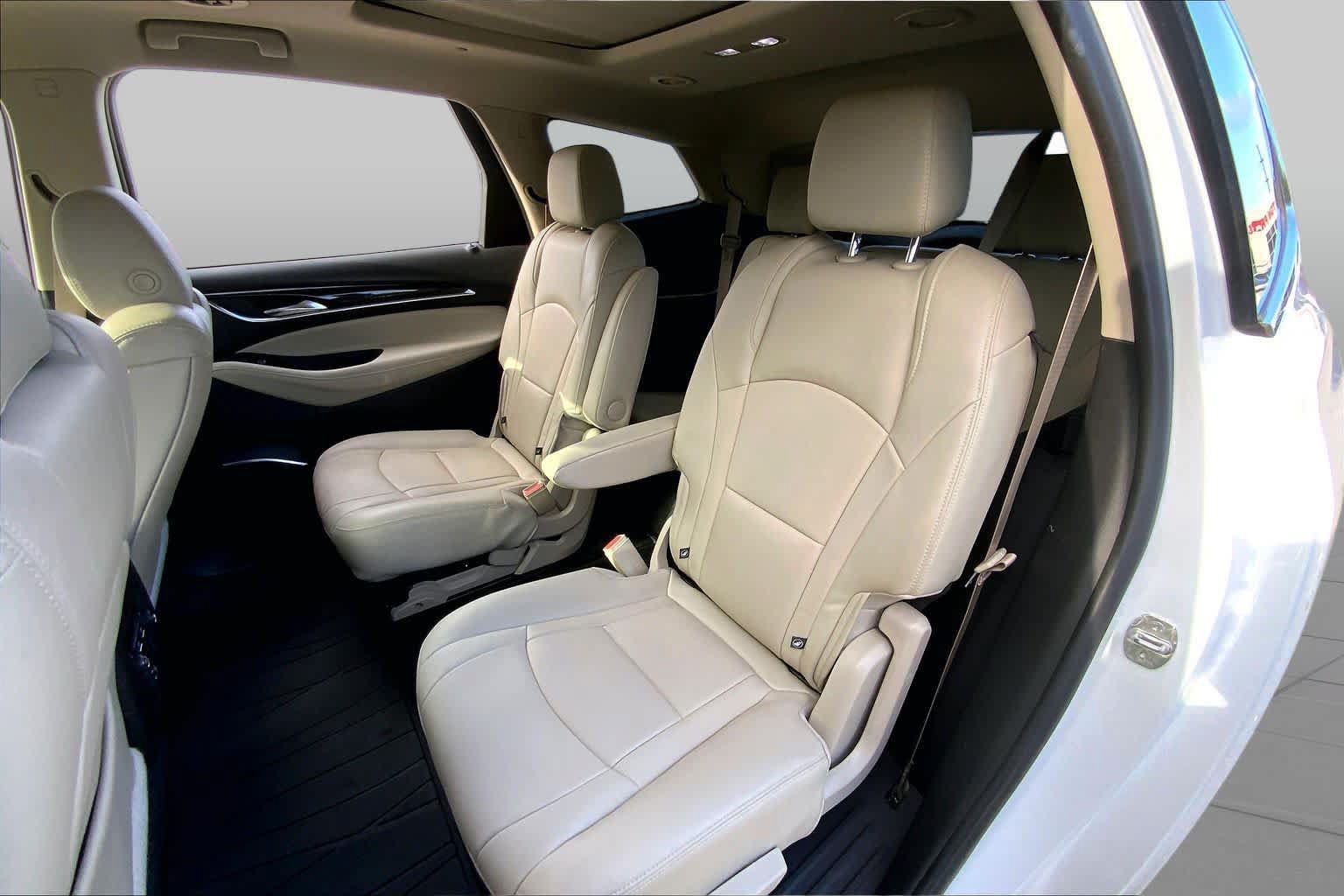Used 2020 Buick Enclave Essence FWD image 21