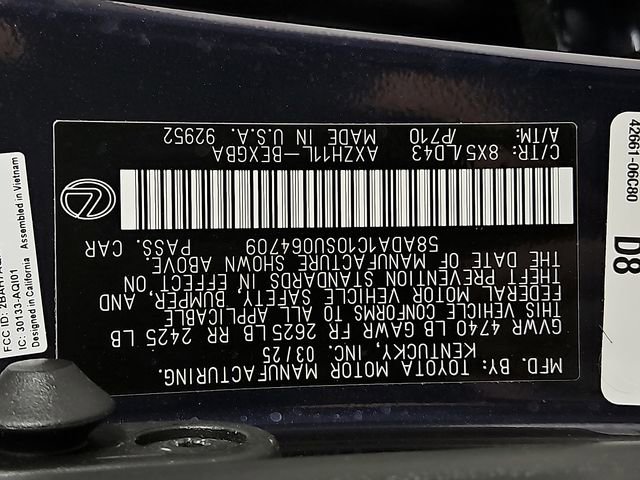 Used 2025 Lexus ES 300h w/ Premium Package image 31