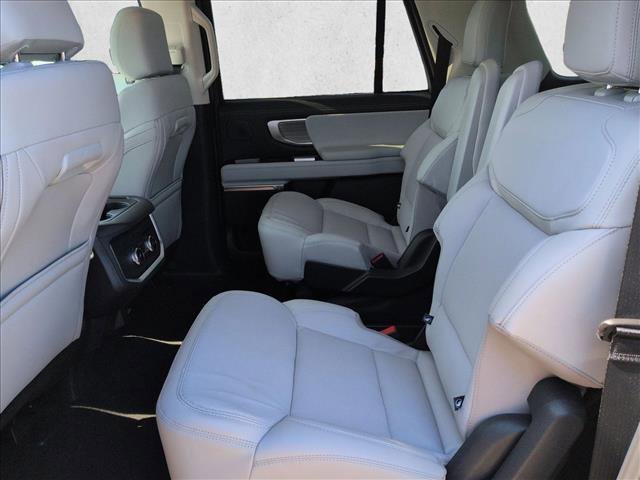 New 2025 Ford Expedition Max Platinum w/ Driver's Package image 14