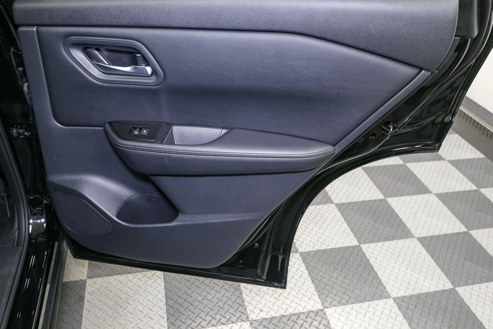 Used 2026 Nissan Rogue SV AWD/4WD image 21