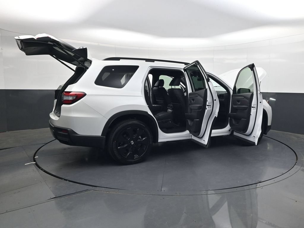 New 2026 Honda Pilot Black Edition image 17
