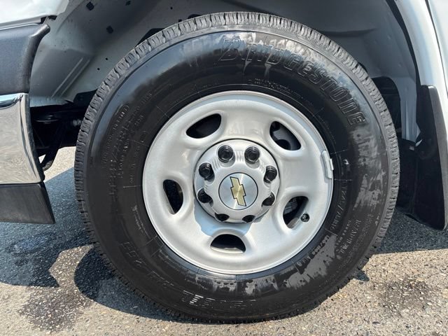 Used 2025 Chevrolet Express 2500 Extended w/ Driver Convenience Package RWD image 11