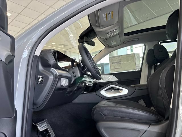 New 2025 Mercedes-Benz GLS 580 4MATIC image 14