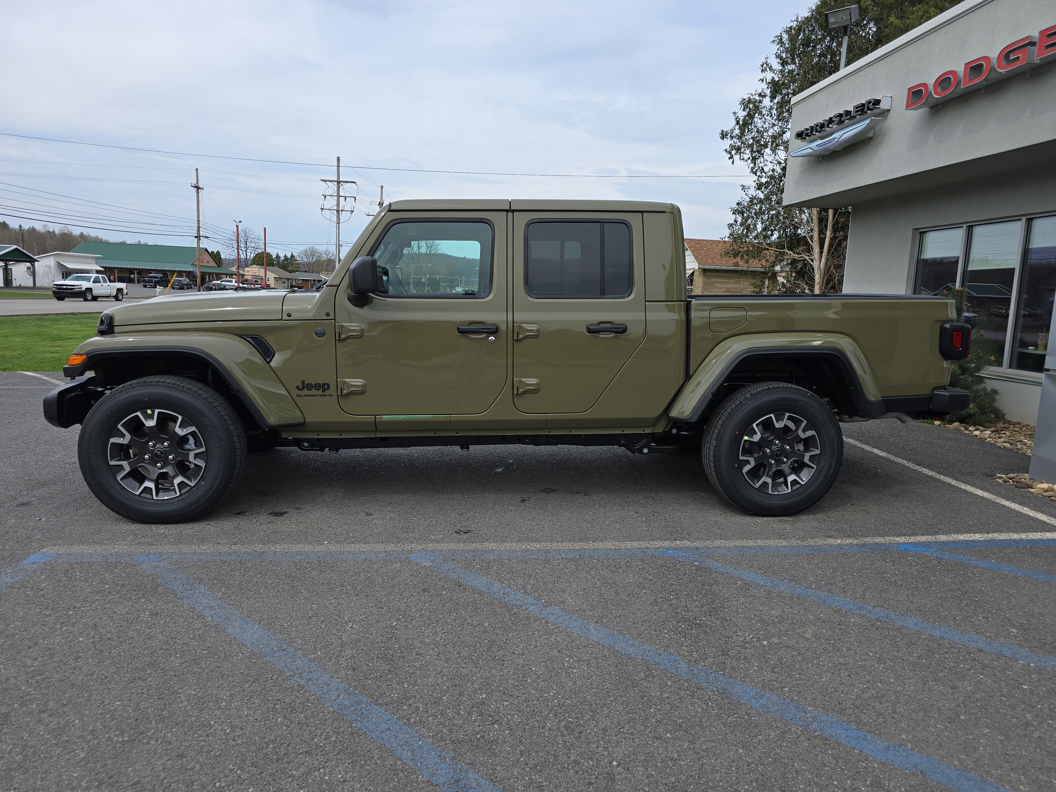 New 2025 Jeep Gladiator Sport w/ Premium Package image 7