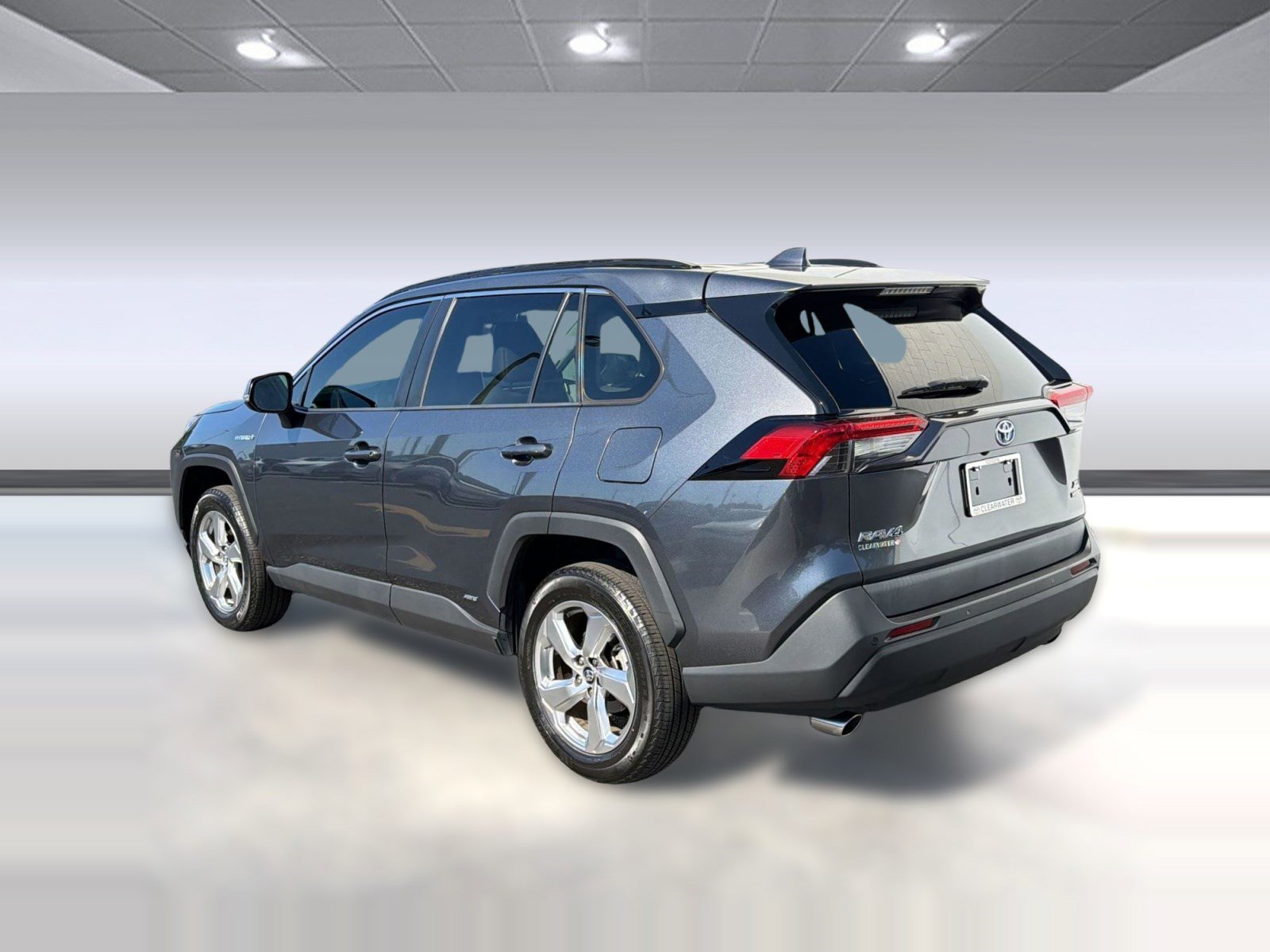 Used 2021 Toyota RAV4 XLE Premium AWD/4WD image 3