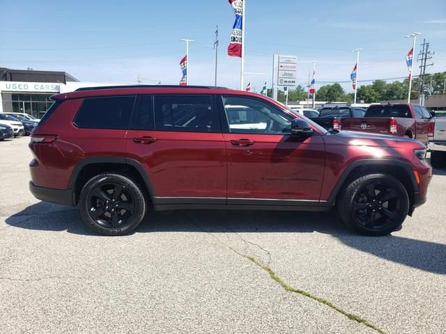 Used 2023 Jeep Grand Cherokee L Laredo AWD/4WD image 2