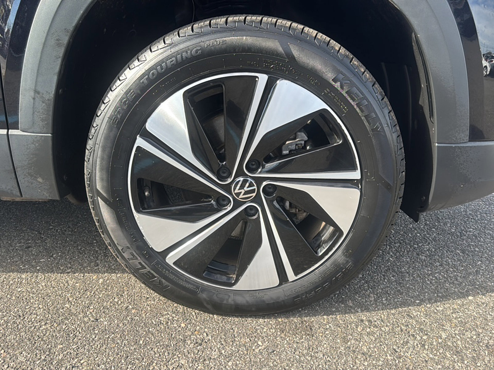 Used 2024 Volkswagen Taos SE image 41