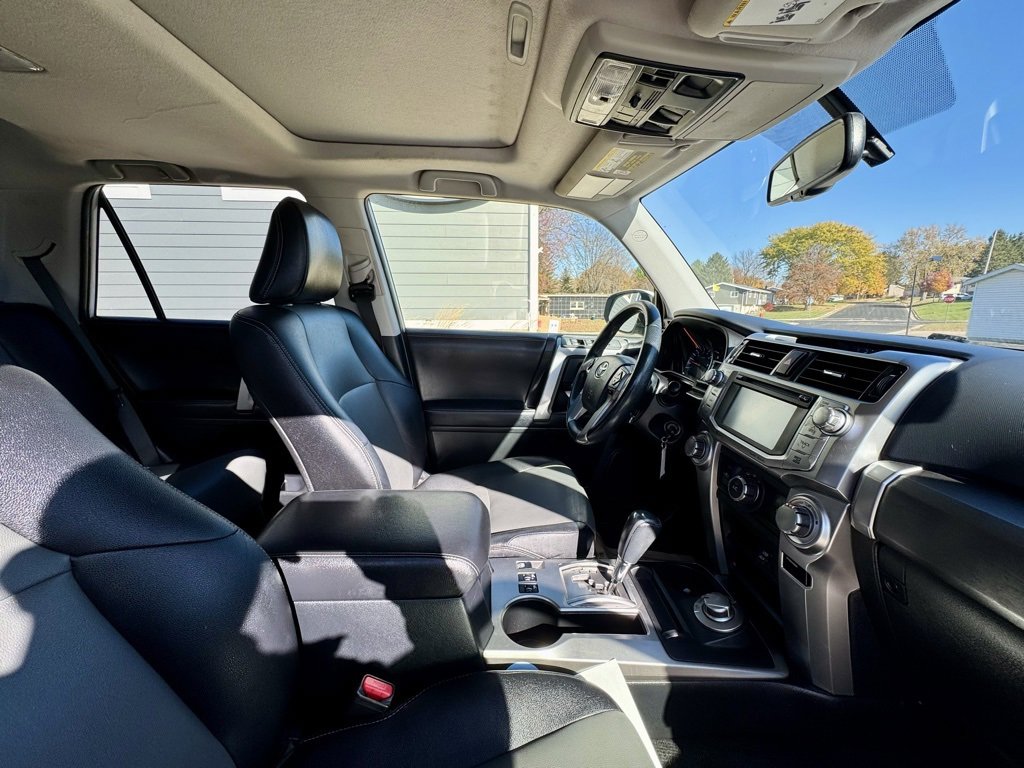 Used 2017 Toyota 4Runner SR5 Premium image 23