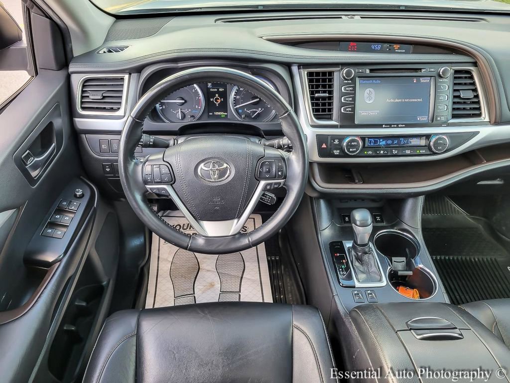 Used 2019 Toyota Highlander XLE AWD/4WD image 14