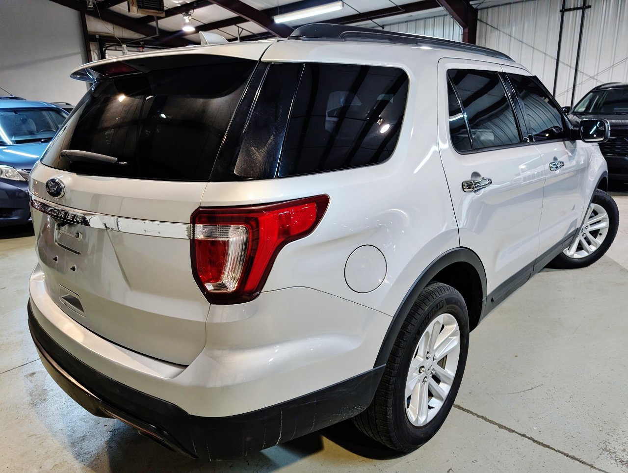 Used 2017 Ford Explorer FWD image 8