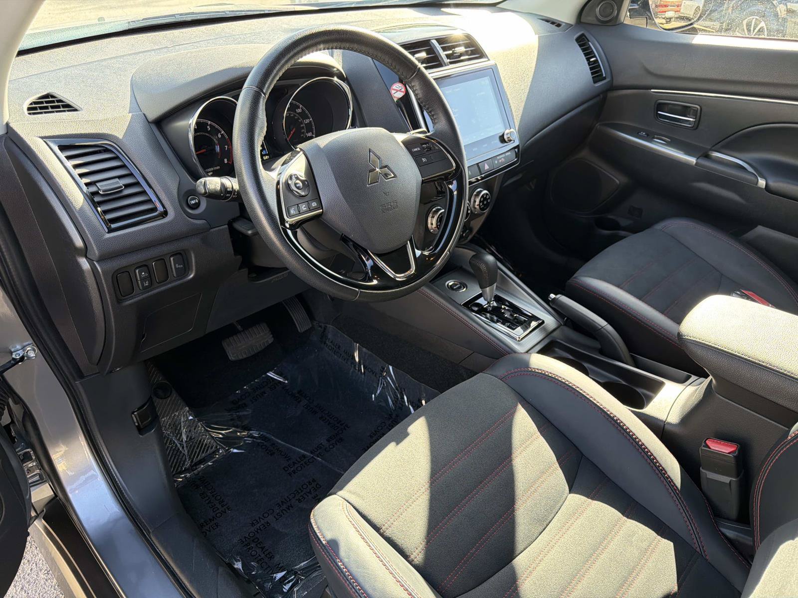 Used 2025 Mitsubishi Outlander Sport SE AWD/4WD image 13