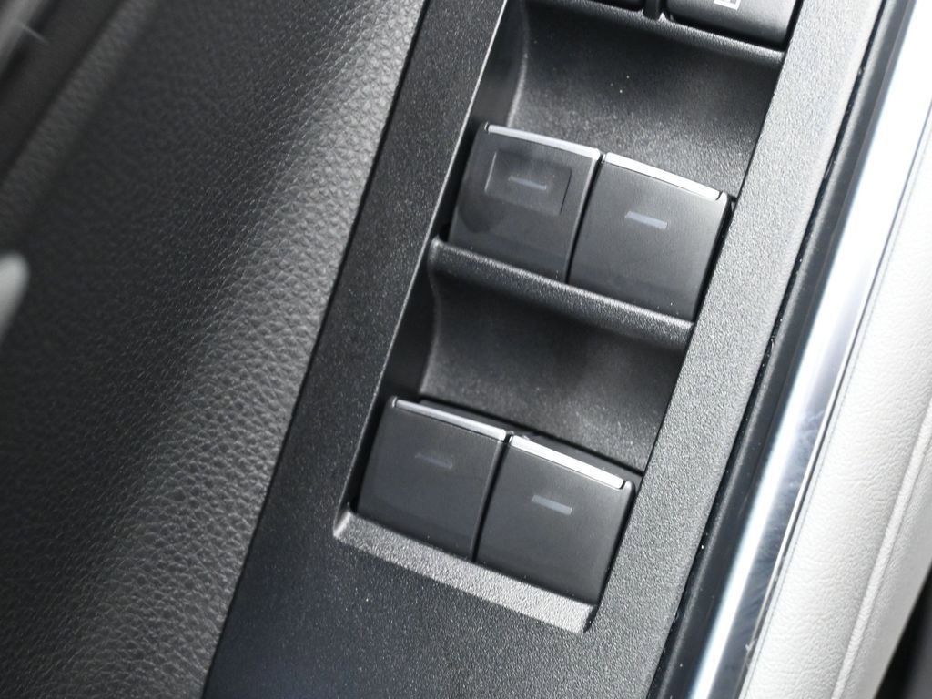 Used 2025 Toyota Highlander Limited image 16