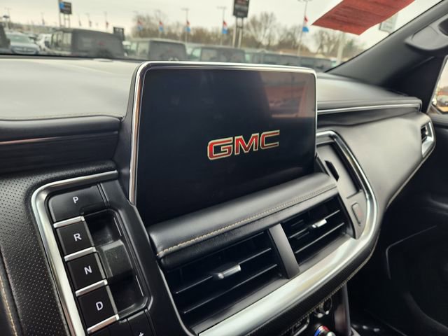 Used 2023 GMC Yukon SLT w/ SLT Luxury Package image 18