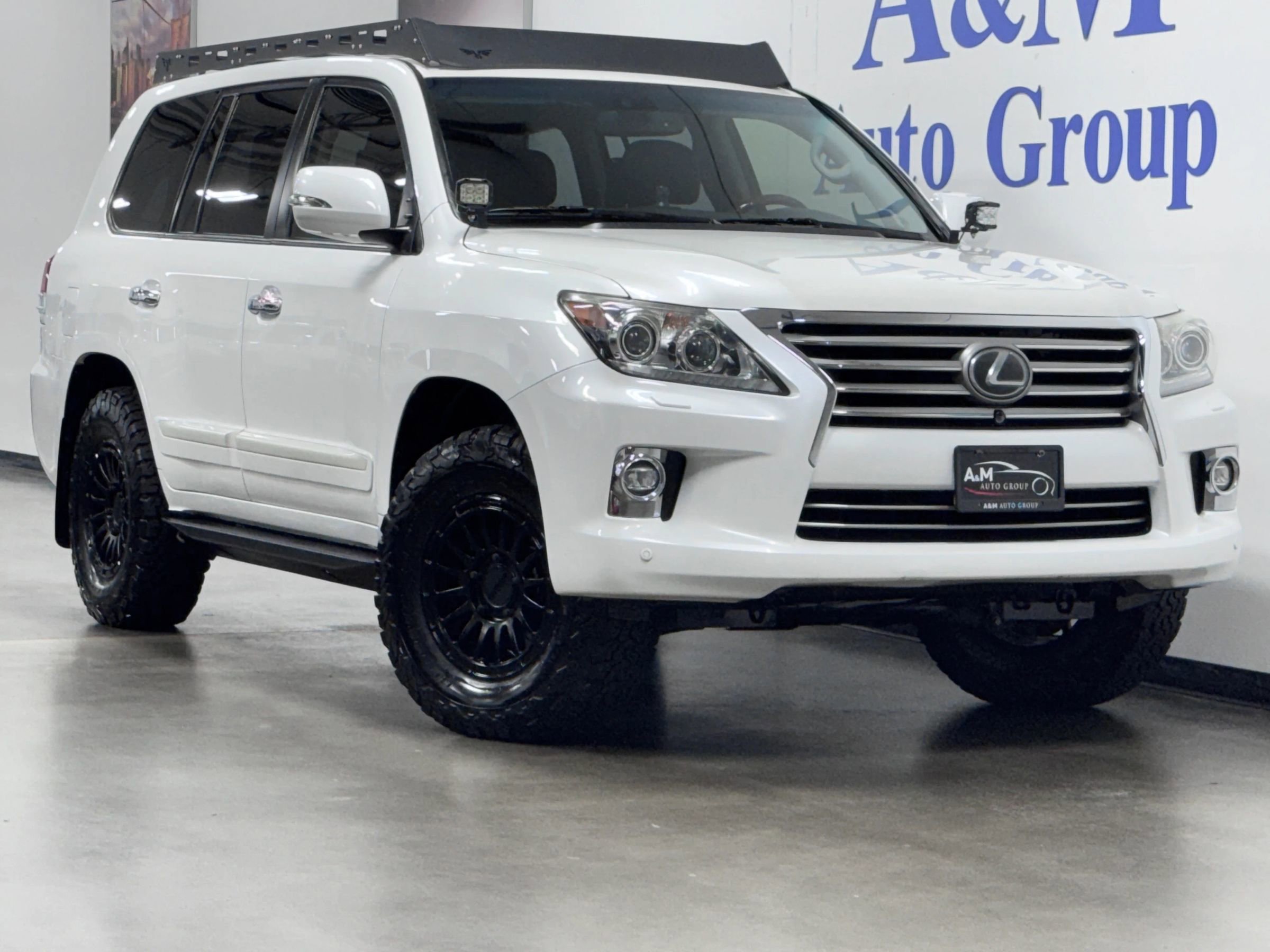 Used 2015 Lexus LX 570 4WD image 1