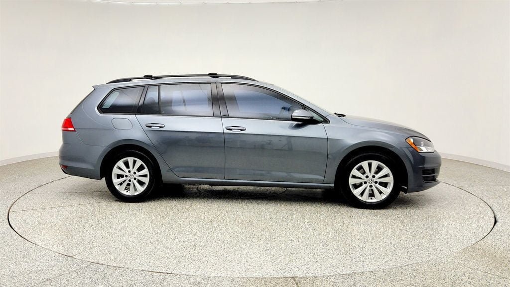 Used 2017 Volkswagen Golf S AWD/4WD image 4