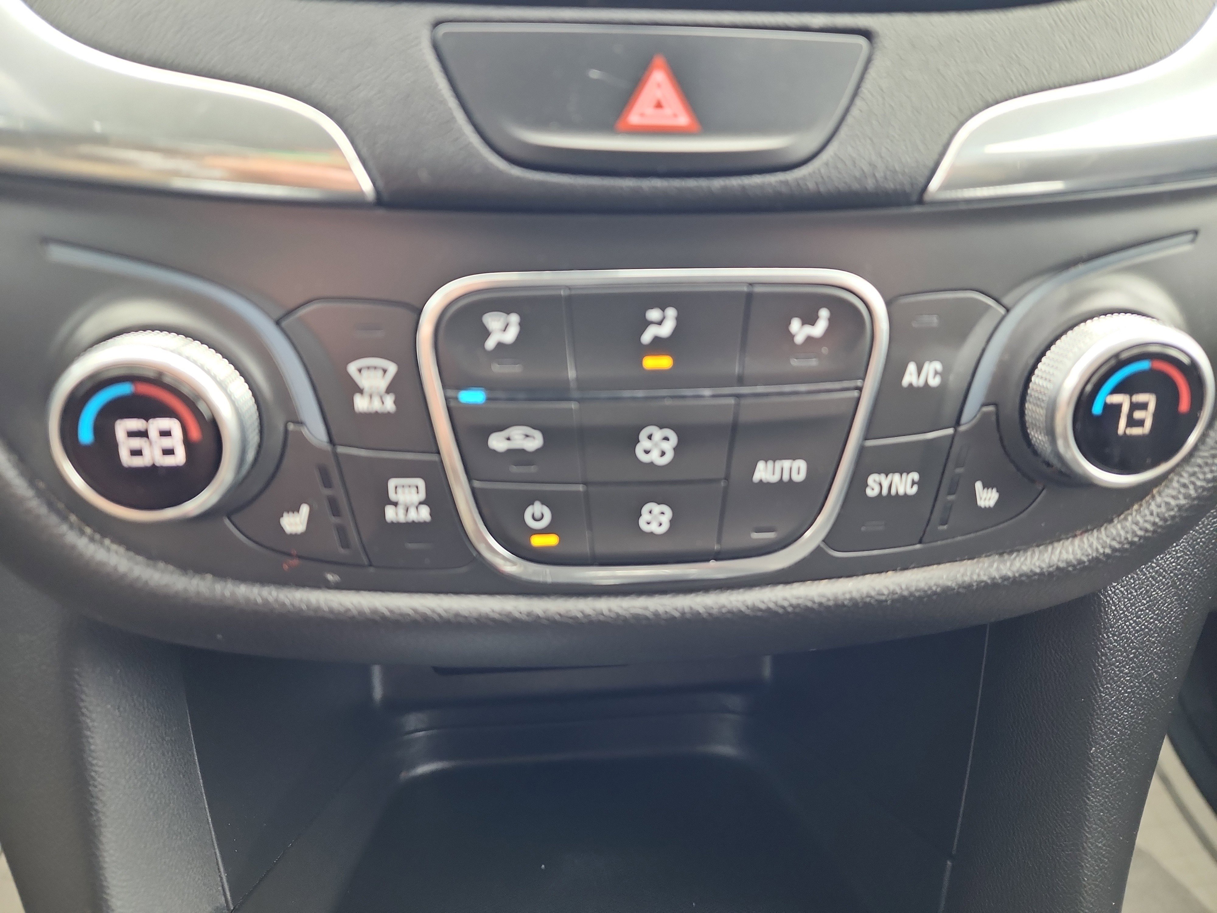 Used 2019 Chevrolet Equinox LT AWD/4WD image 16