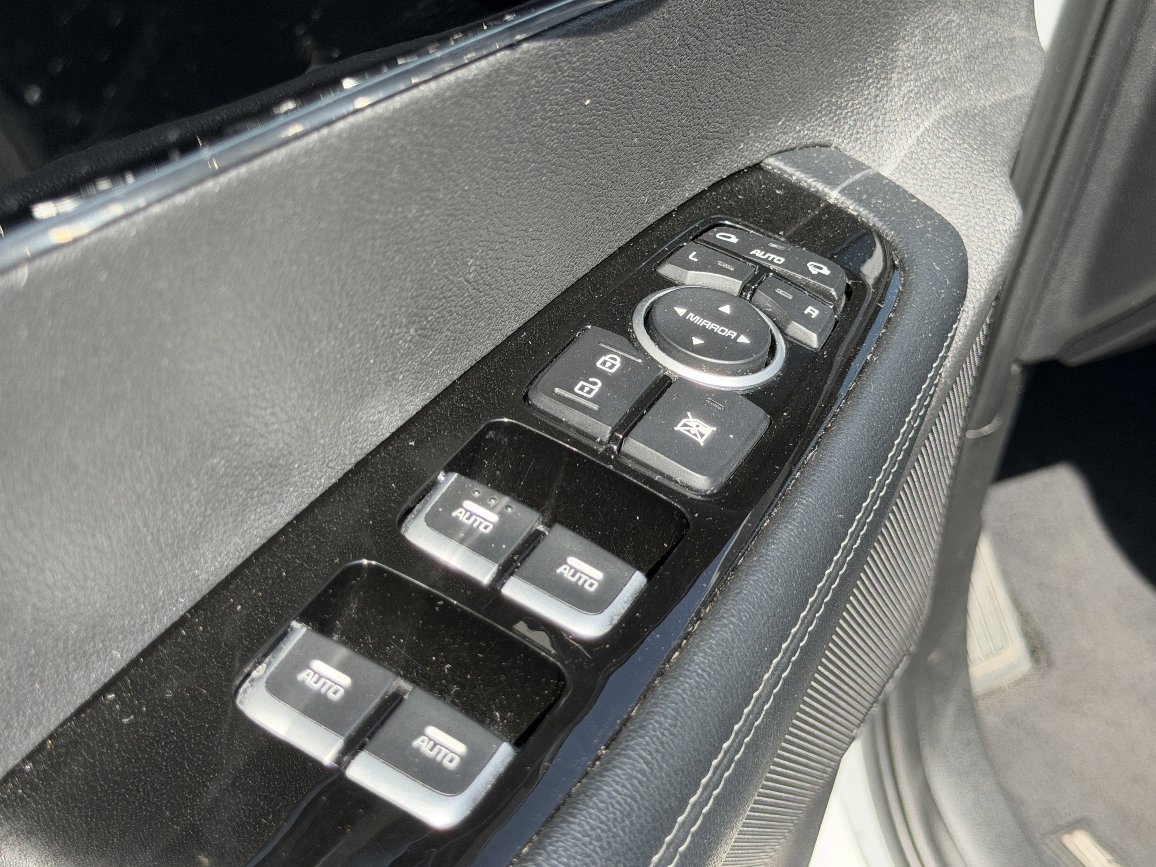 Used 2020 Kia Sorento SX image 14