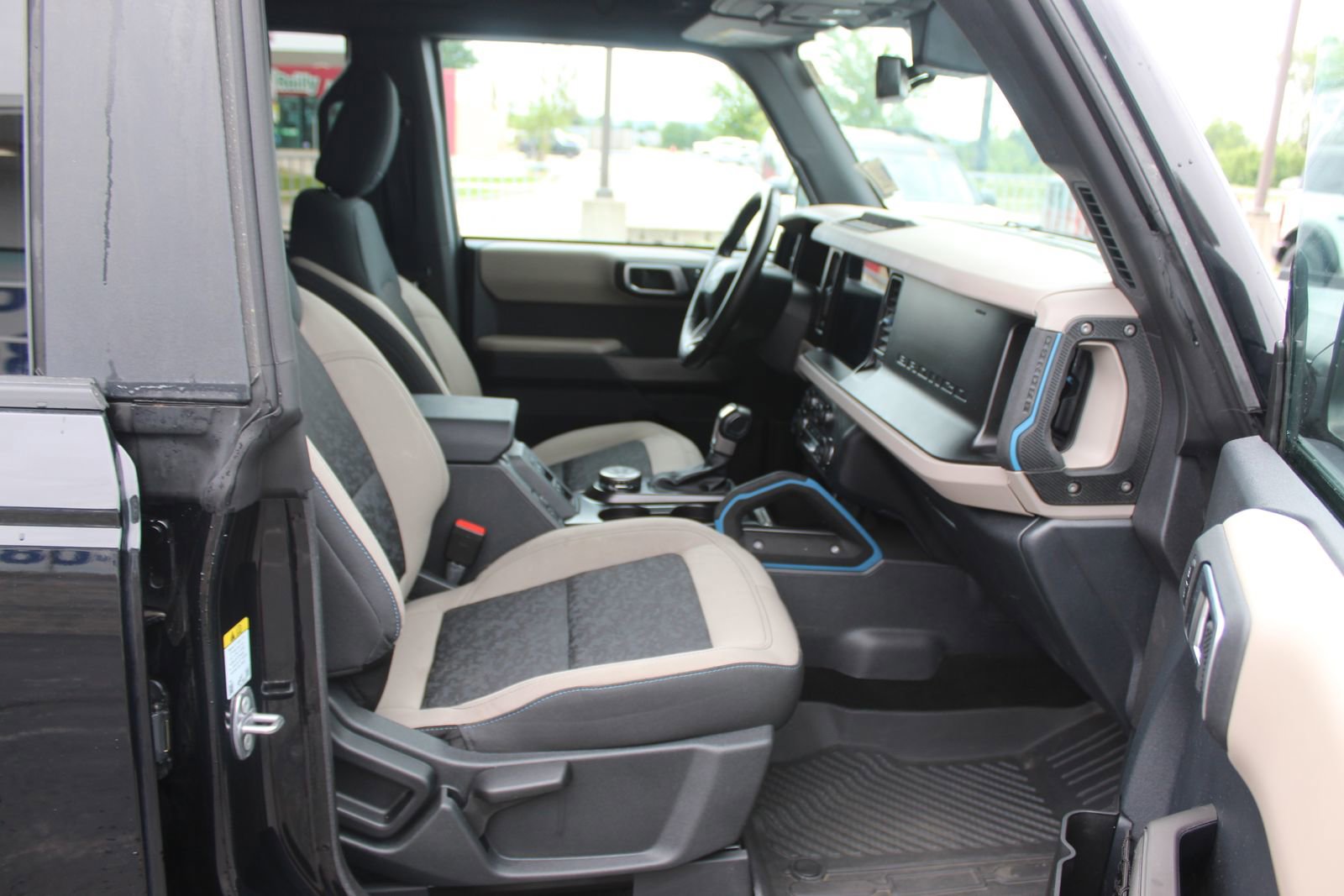 Used 2023 Ford Bronco Wildtrak AWD/4WD image 13