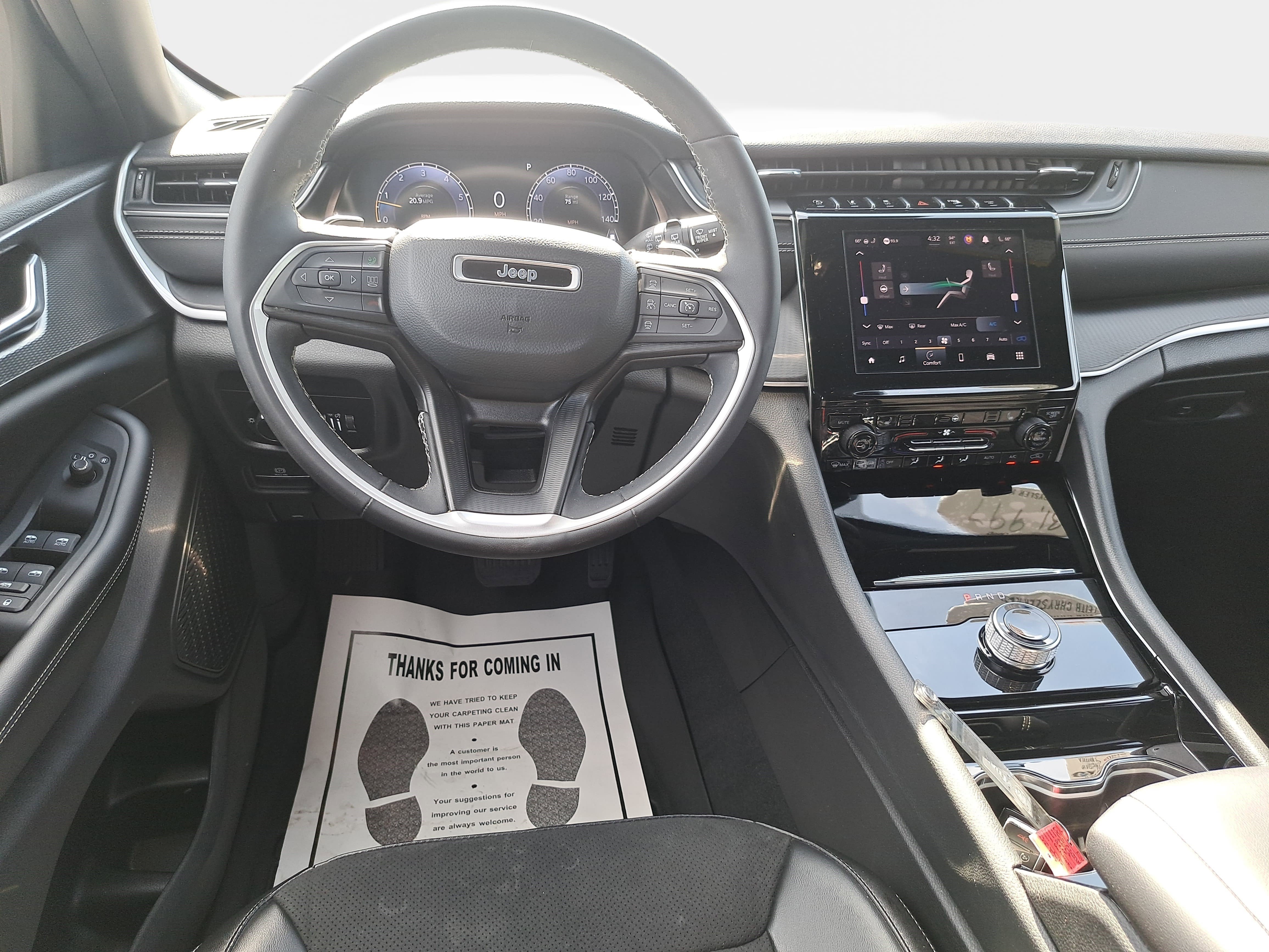 Used 2023 Jeep Grand Cherokee Altitude RWD image 16
