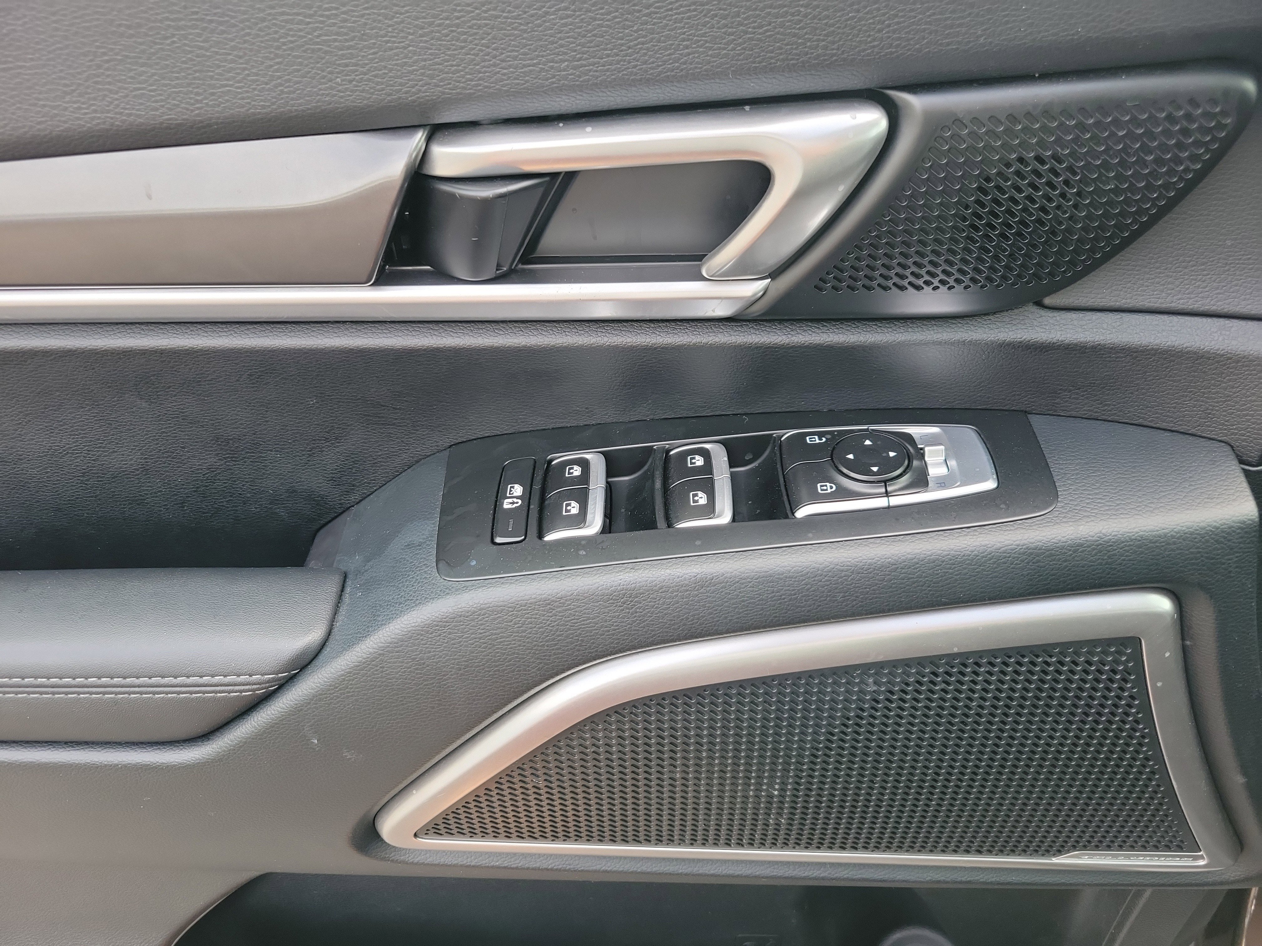 Used 2024 Kia Telluride S w/ S Sunroof Package image 8