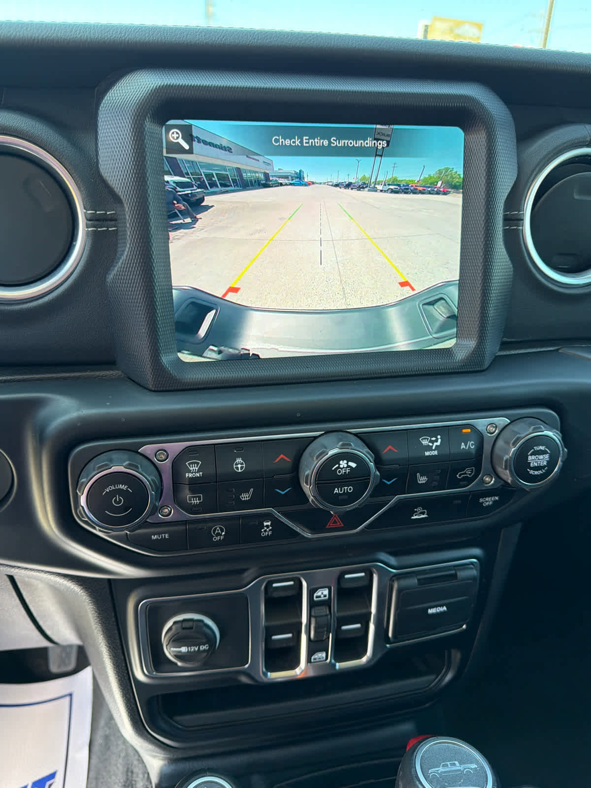 Used 2020 Jeep Gladiator Overland AWD/4WD image 15