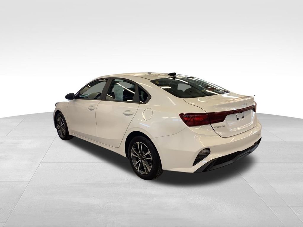 Certified 2023 Kia Forte LXS FWD image 4