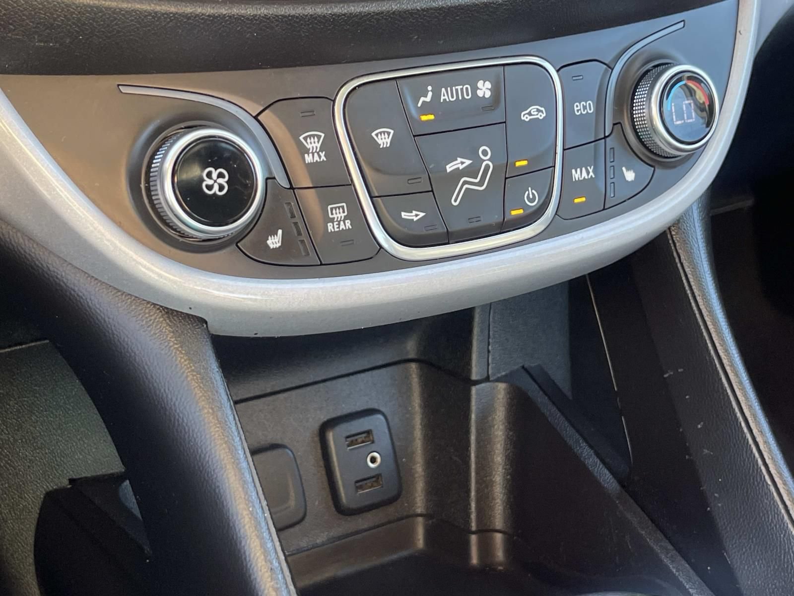 Used 2018 Chevrolet Volt LT w/ LT Driver Confidence Package FWD image 21