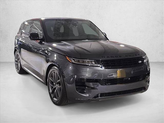 Used 2025 Land Rover Range Rover Sport SE AWD/4WD image 3