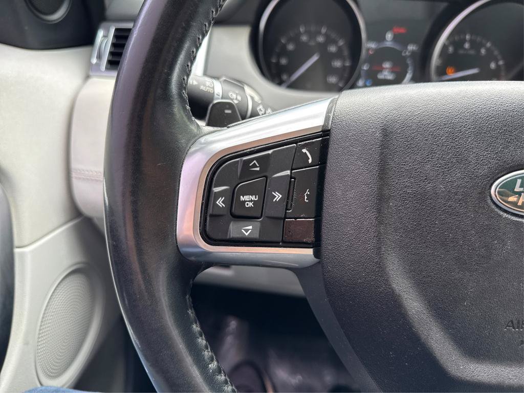 Used 2017 Land Rover Discovery Sport SE AWD/4WD image 29