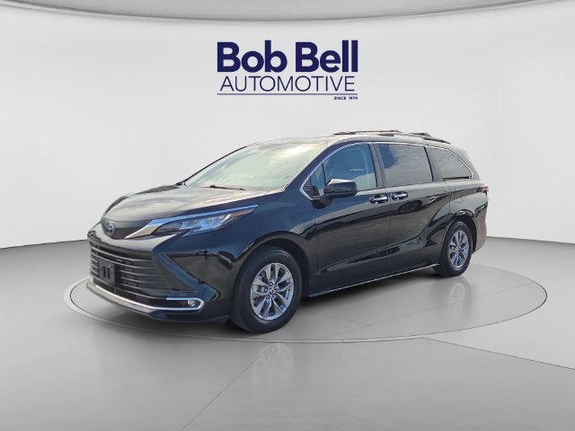 Used 2022 Toyota Sienna XLE