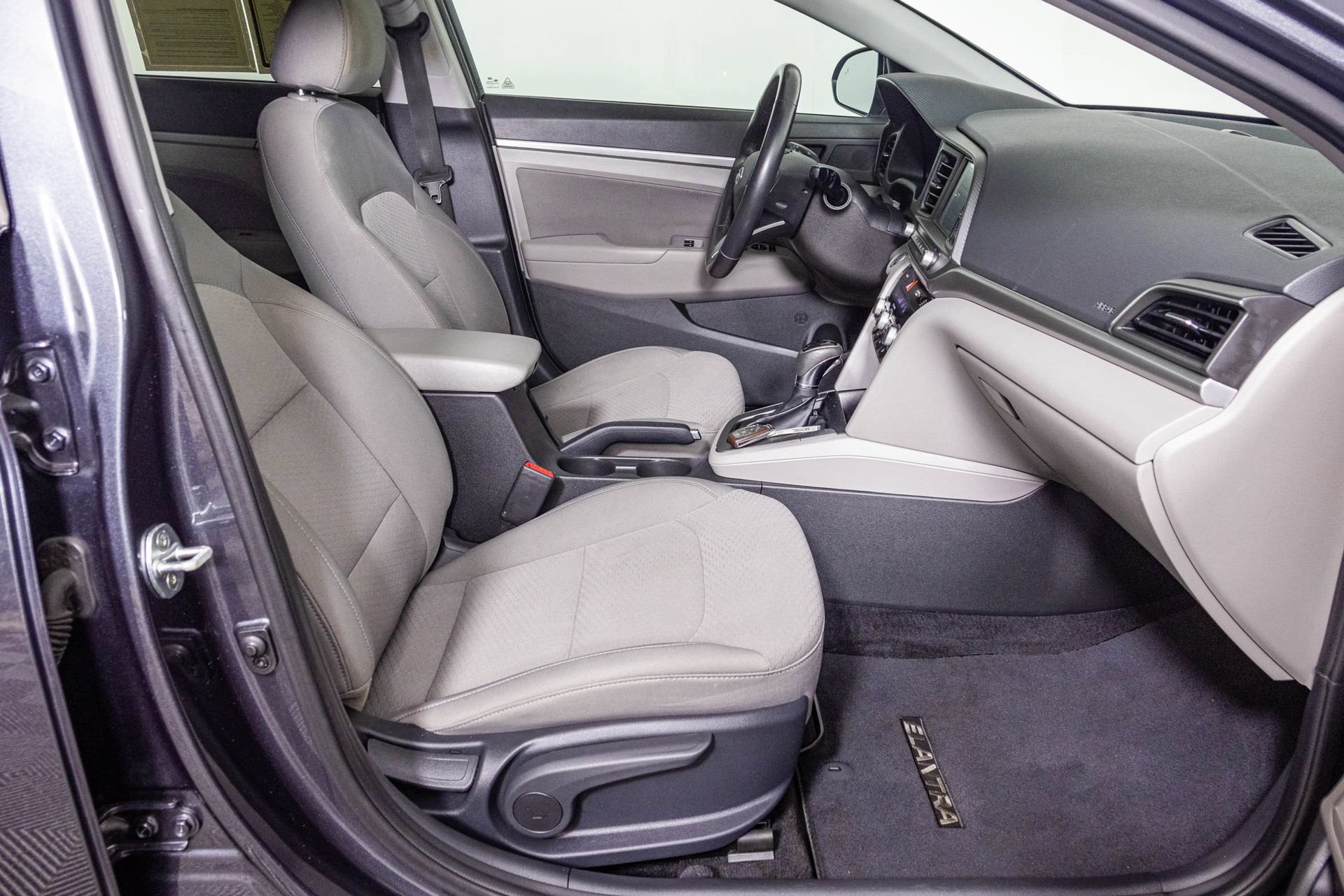 Used 2020 Hyundai Elantra Value Edition FWD image 44