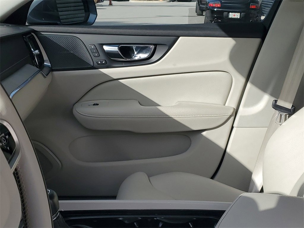 Used 2020 Volvo S60 T6 Inscription image 29