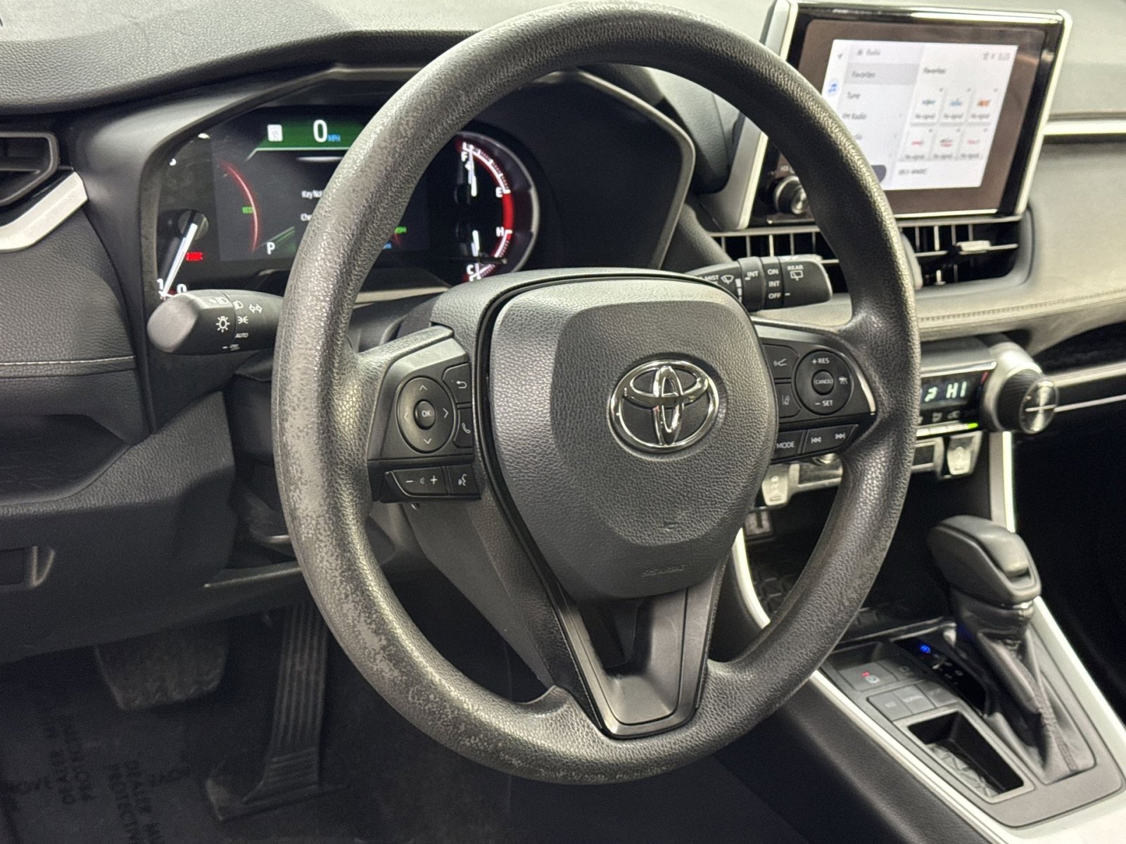 Used 2024 Toyota RAV4 XLE image 18