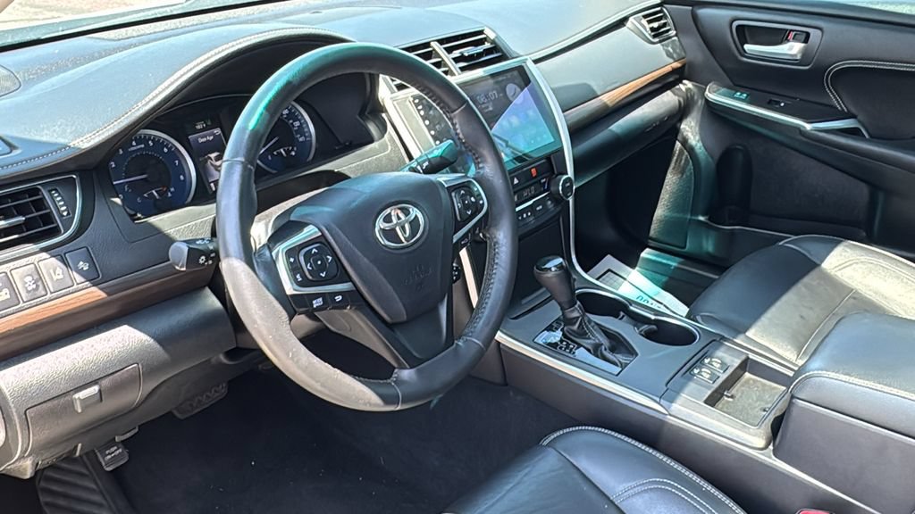 Used 2017 Toyota Camry XLE w/ Moonroof Package FWD image 18