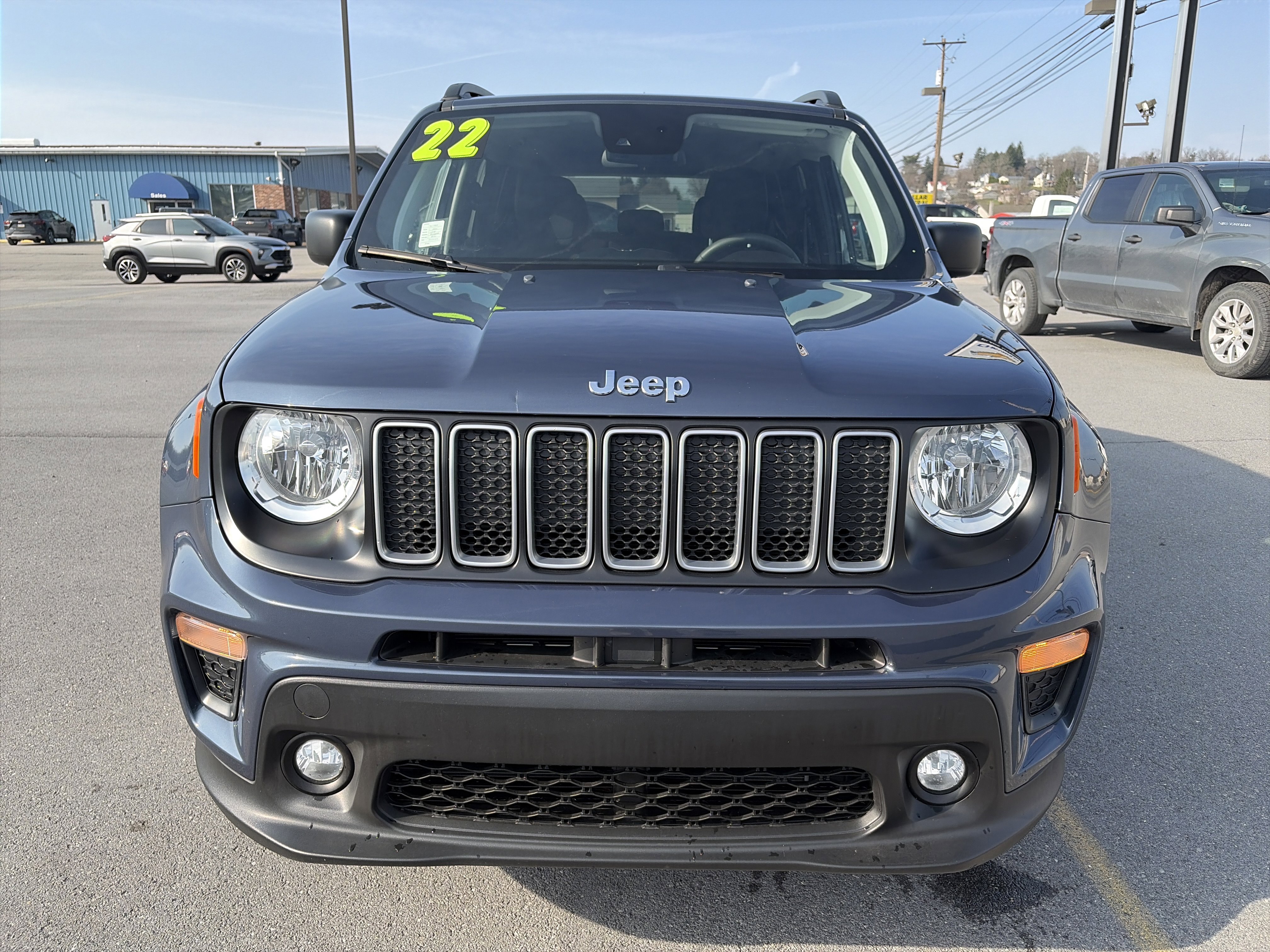 Used 2022 Jeep Renegade Latitude AWD/4WD image 9