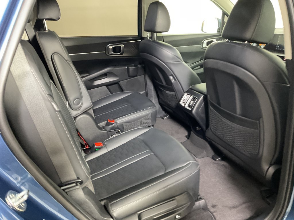 Used 2025 Kia Sorento EX w/ EX Panoramic Sunroof Package AWD/4WD image 25