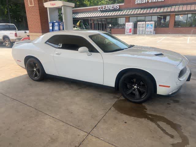 Used 2019 Dodge Challenger SXT RWD image 8